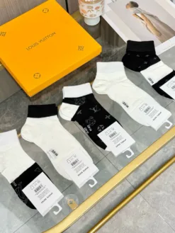 LV Socks D020260503119449