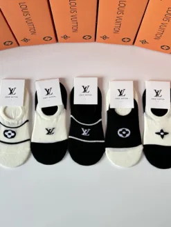LV Socks D020260503550749