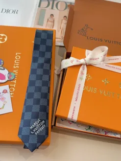 Alternative view of LV Ties F020260504838849