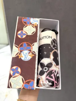 LV Umbrellas E020260503490749