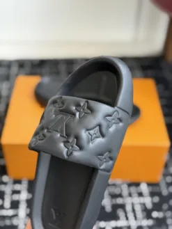 Alternative view of LV Uncategorized Shoes EU36-45 A7020260503102489