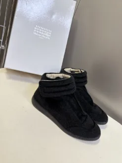 Alternative view of MM6 Boots EU40-46 D10202605030372159
