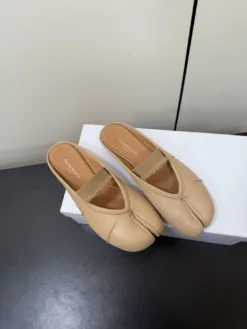 Alternative view of MM6 Sandals & Slides EU35-42 C00202605031162129