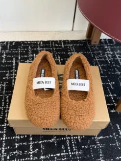 MOON BOOT Flats & Loafers EU35-40 B70202605030437119