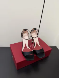 ROGER VIVIER Heels EU35-41 C50202605032326149