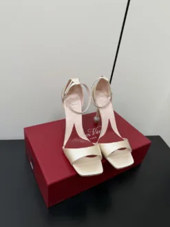 ROGER VIVIER Heels EU35-41 C50202605032327149