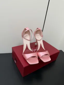 ROGER VIVIER Heels EU35-41 C50202605032328149