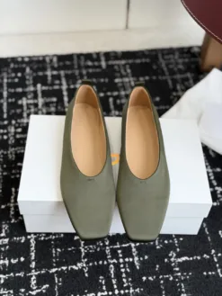 THE ROW Flats & Loafers EU35-40 C70202605032501149