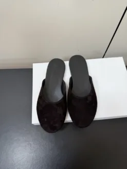 THE ROW Sandals & Slides EU35-39 B60202605031198119