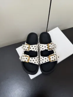 THE ROW Sandals & Slides EU35-39 B70202605031255119