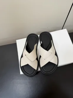 THE ROW Sandals & Slides EU35-39 B80202605031257129