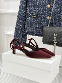 THE ROW Sandals & Slides EU35-39 C10202605032070129