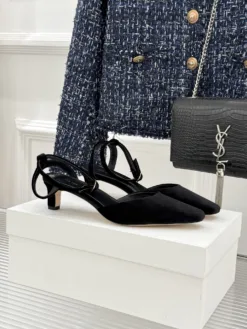 THE ROW Sandals & Slides EU35-39 C10202605032071129