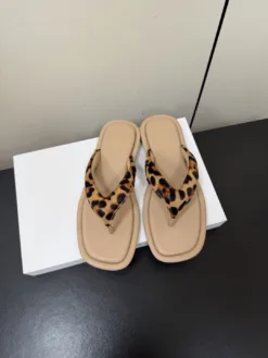 THE ROW Sandals & Slides EU35-40 B50202605031244119