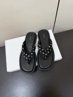 THE ROW Sandals & Slides EU35-40 B50202605031245119