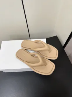 Alternative view of THE ROW Sandals & Slides EU35-40 B50202605031248119