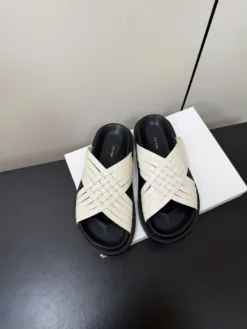THE ROW Sandals & Slides EU35-40 B70202605031250119