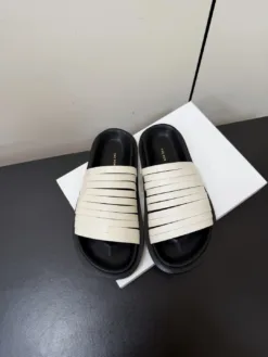 THE ROW Sandals & Slides EU35-40 B70202605031252119