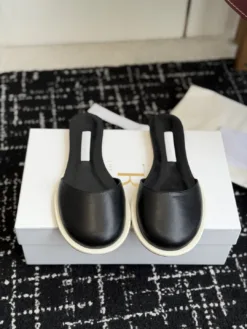 THE ROW Sandals & Slides EU35-41 B70202605031445119