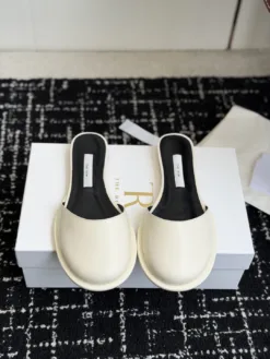 THE ROW Sandals & Slides EU35-41 B70202605031446119