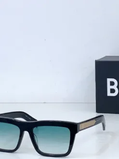 UGG Glasses & Sunglasses B0520260504871689