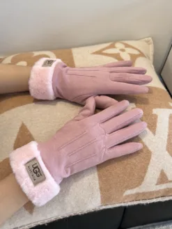 UGG Gloves E520260503531449