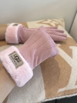 Alternative view of UGG Gloves E520260503531449
