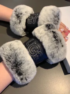 Alternative view of UGG Gloves G020260503192759