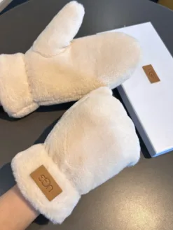Alternative view of UGG Gloves G520260503001859