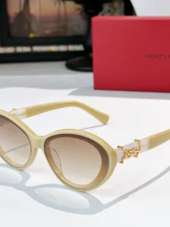 Alternative view of Uncategorized Glasses & Sunglasses A3520260504172369