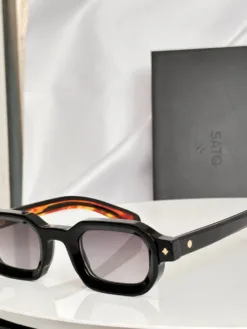 Alternative view of Uncategorized Glasses & Sunglasses B2520260504303399