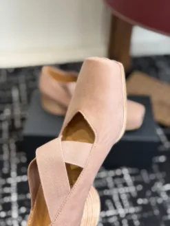 Alternative view of Uncategorized Heels EU35-40 D80202605031951179