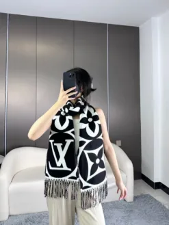 Alternative view of Uncategorized Scarves A3520260504674869