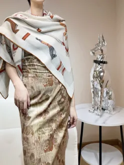 Alternative view of Uncategorized Scarves B0520260504980189