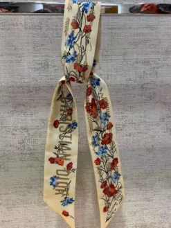 Alternative view of Uncategorized Scarves E0202605041073849