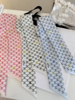 Alternative view of Uncategorized Scarves E020260504619749