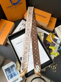 Alternative view of Uncategorized Scarves F020260504421049