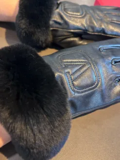 Alternative view of VALENTINO Gloves A0520260503001069
