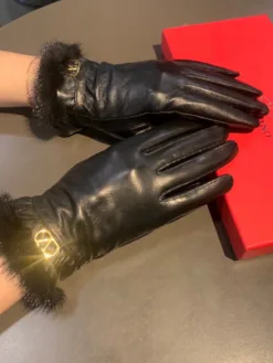 Alternative view of VALENTINO Gloves A2520260503632169