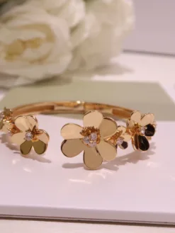 VCA Bracelets A1520260504045469