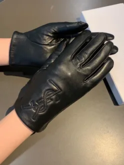 Alternative view of YSL Gloves H520260503631959