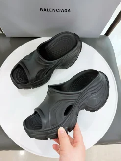 BALENCIAGA Slides & Slippers Rubber (Black) EU35-40 A7020260603329289