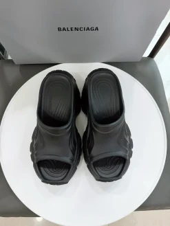 Alternative view of BALENCIAGA Slides & Slippers Rubber (Black) EU35-40 A7020260603329289