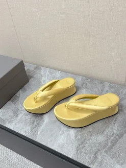 Alternative view of BALENCIAGA Slides & Slippers Satin (Yellow-Black) EU35-41 B60202606030052119