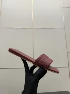Alternative view of BOTTEGA VENETA Slides & Slippers Leather (Burgundy) EU35-39 B50202606030136119