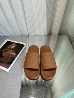 BOTTEGA VENETA Slides & Slippers Rubber (Brown) EU35-46 A4020260603014389