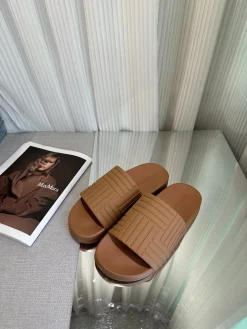 Alternative view of BOTTEGA VENETA Slides & Slippers Rubber (Brown) EU35-46 A4020260603014389