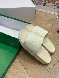 Alternative view of BOTTEGA VENETA Slides & Slippers Rubber (Cream) EU39-46 A4020260603014989