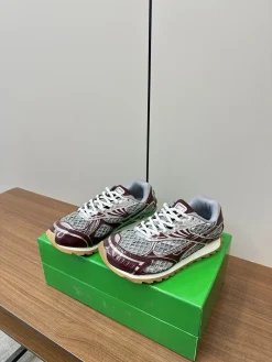 BOTTEGA VENETA Sneakers & Trainers Leather-Mesh (Burgundy-Silver-White) EU35-45 B40202606030157109