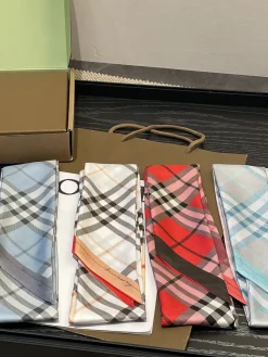 BURBERRY Scarves & Twilly G020260602003459